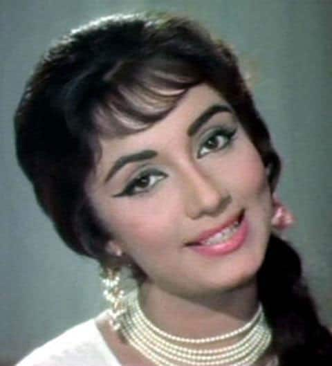 Top Retro Bollywood hair Styles that Never Get Old