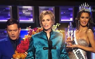 Haha! Jane Lynch just mocked Steve Harvey's 'Miss Universe' moment at the People's Choice Awards - watch video!