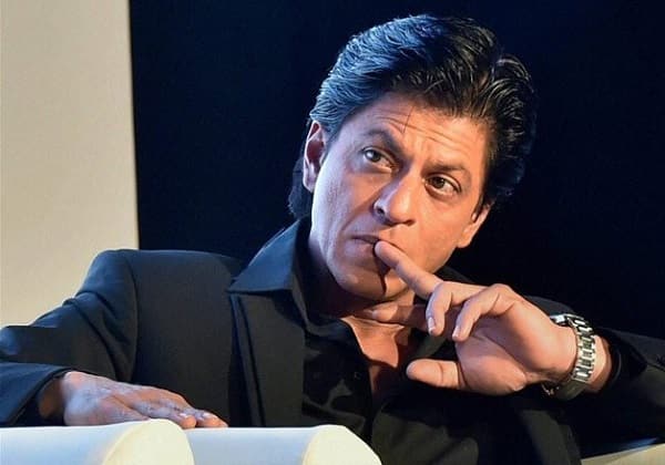 BREAKING NEWS! Shah Rukh Khan's car ATTACKED by miscreants in Ahmedabad&amp;amp;amp;nbsp;!