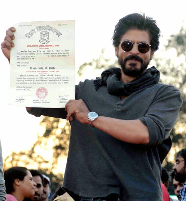 Shocker! Shah Rukh Khan did not collect his graduation degree until&amp;amp;nbsp;yesterday!