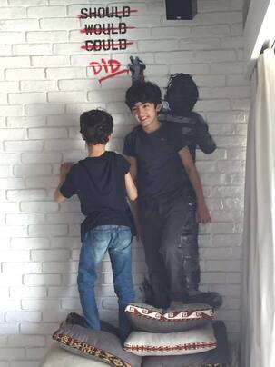 Hrithik Roshan gives Hrehaan and Hridhaan a philosophical lesson about life and it is aww-worthy!