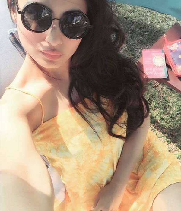 Mouni-Roy-942016
