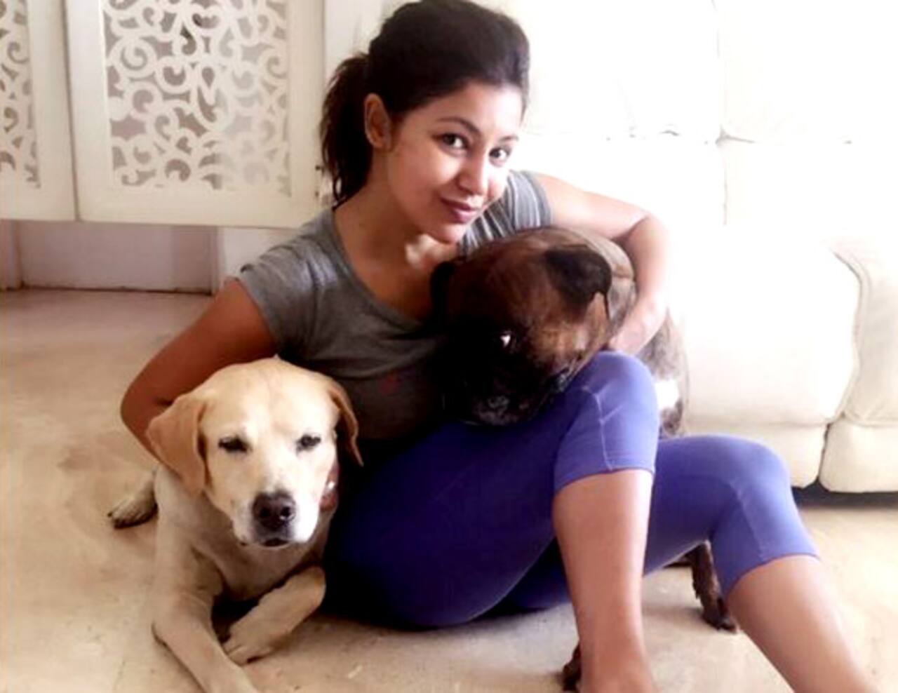 Debina Bonnerjee extends a helping hand to an ailing stray