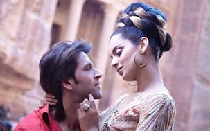 Hrithik Roshan and Kangana Ranaut's legal fight is a perfect recipe for a BOLLYWOOD BLOCKBUSTER - here's how!