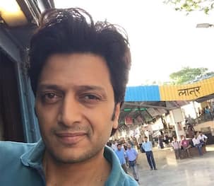 Housefull 3 actor Riteish Deshmukh donates Rs 25 lakhs for his drought-hit hometown!