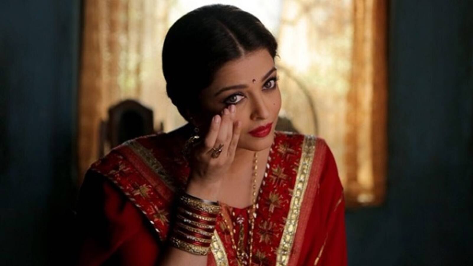 Aishwarya opens up about Amitabh and Abhishek's reaction to Sarbjit!