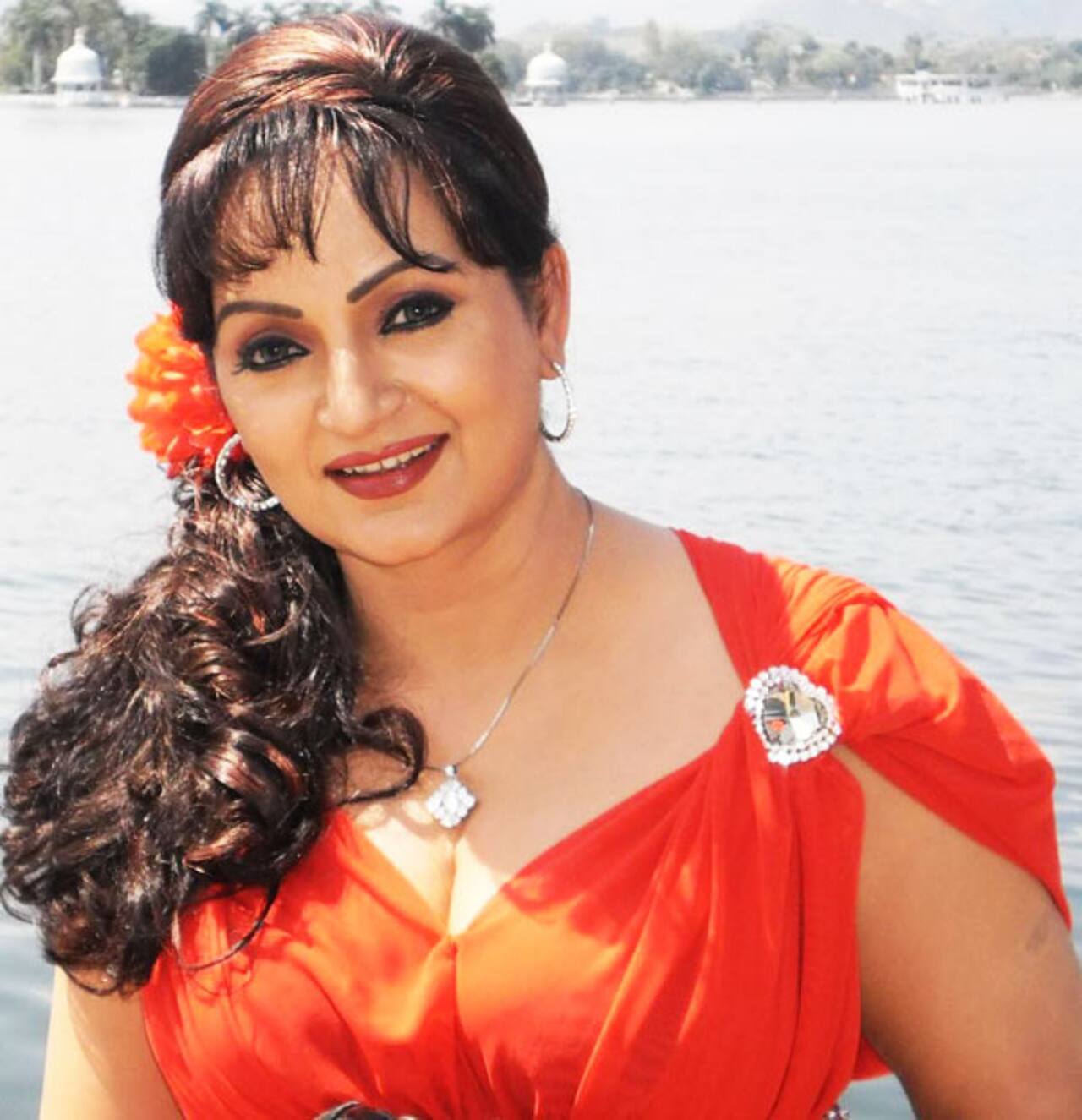 What? Upasana Singh has quit Comedy Nights Live, but cannot join The Kapil Sharma Show?