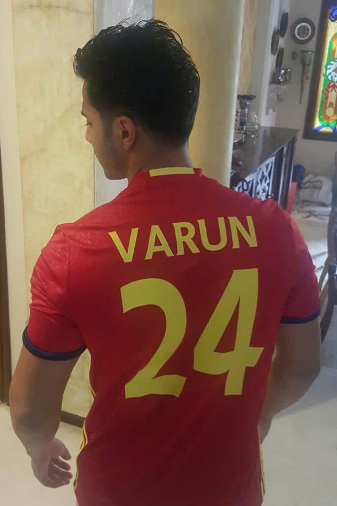 Is Varun Dhawan's BIG surprise related to the Dhyan Chand biopic? View pic!