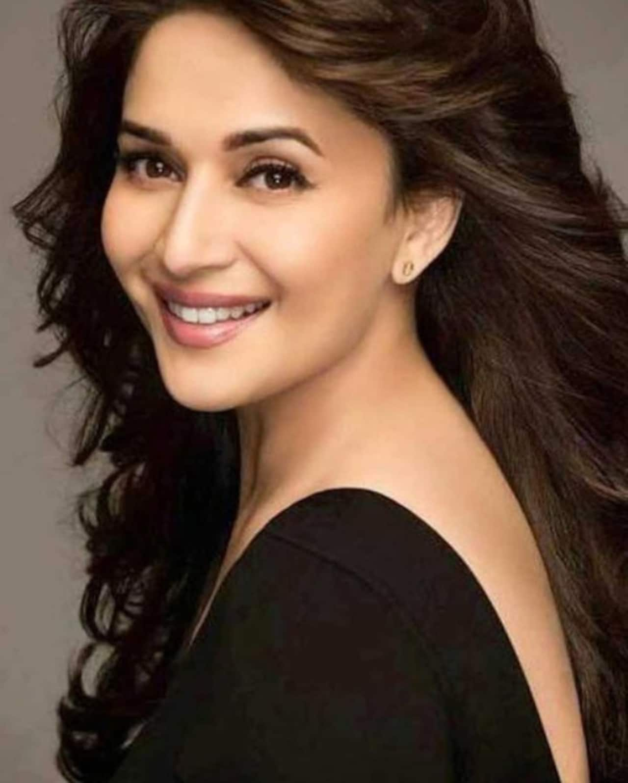 Madhuri Dixit begins the shoot of Varun Dhawan and Alia Bhatt's Kalank