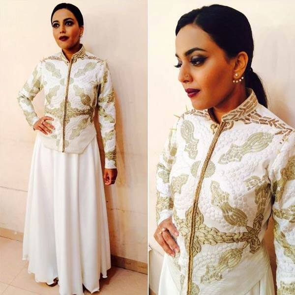 Swara-Bhaskar-at-an-event-looking-goth-bad