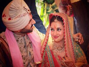 Divyanka Tripathi inscribes Vivek Dahiya's name in her bangles