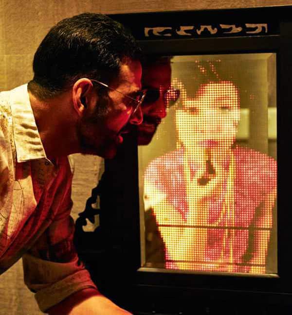 Akshay Kumar and Twinkle Khanna residence inside pics 1 (7)