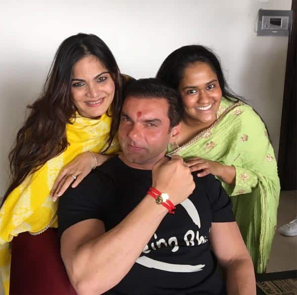 Celebrating rakhi in traditional style to posing for innumerable selfies;  Hina Khan's celebration with beau Rocky Jaiswal's family was a fun-filled  affair | The Times of India