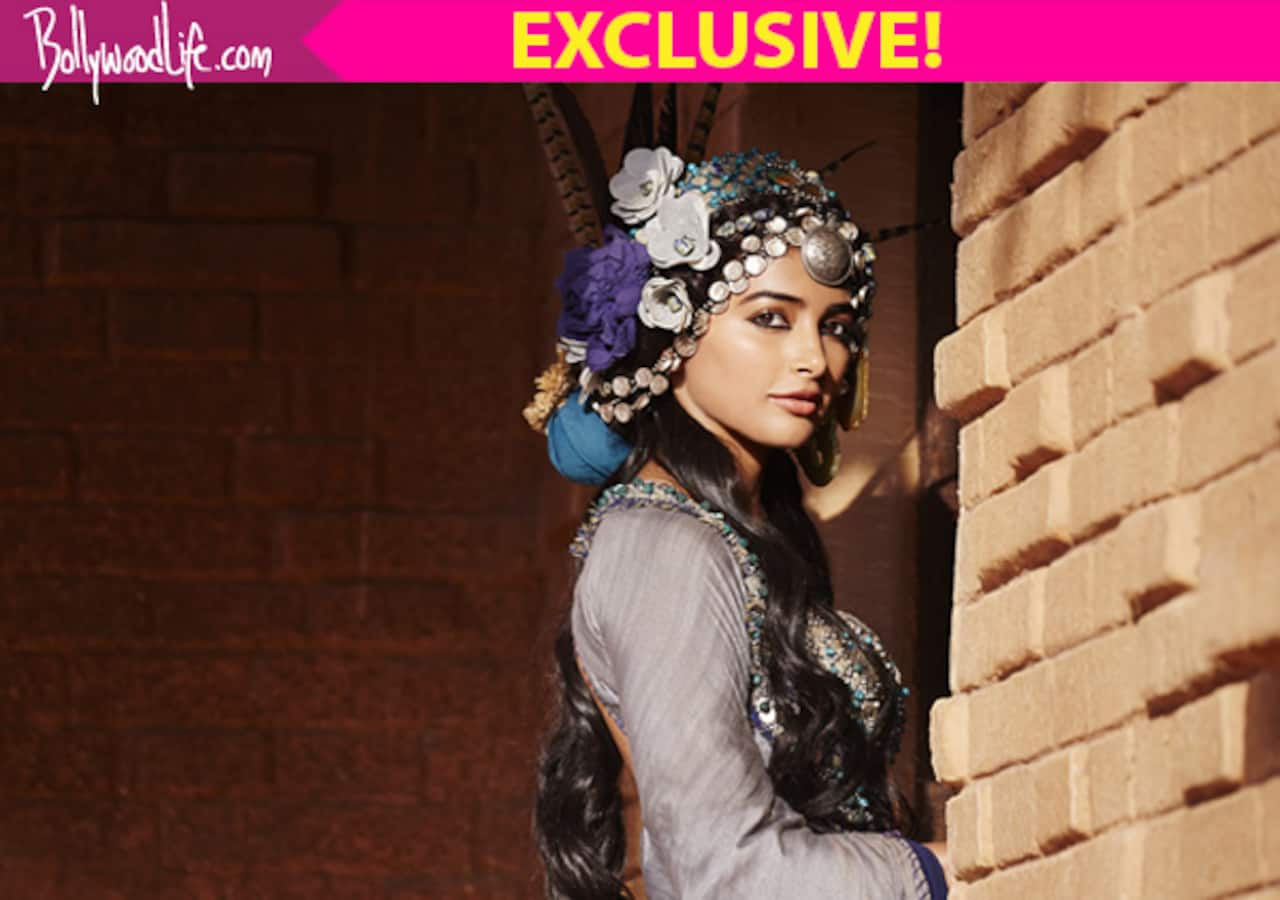 Mohenjo Daro actress Pooja Hegde SLAMS historians who criticised Mohenjo  Daro - watch video! - Bollywood News & Gossip, Movie Reviews, Trailers &  Videos at Bollywoodlife.com