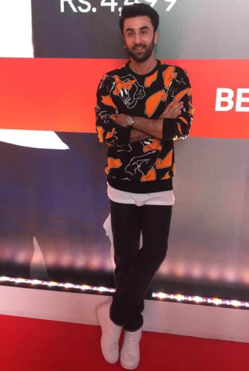 Ranbir Kapoor aces the STYLE game with this Daffy Duck tee - view pics! -  Bollywood News & Gossip, Movie Reviews, Trailers & Videos at