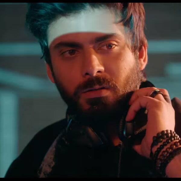 Just 2 seconds of Fawad Khan as the HOT DJ in Ae Dil Hai Mushkil song