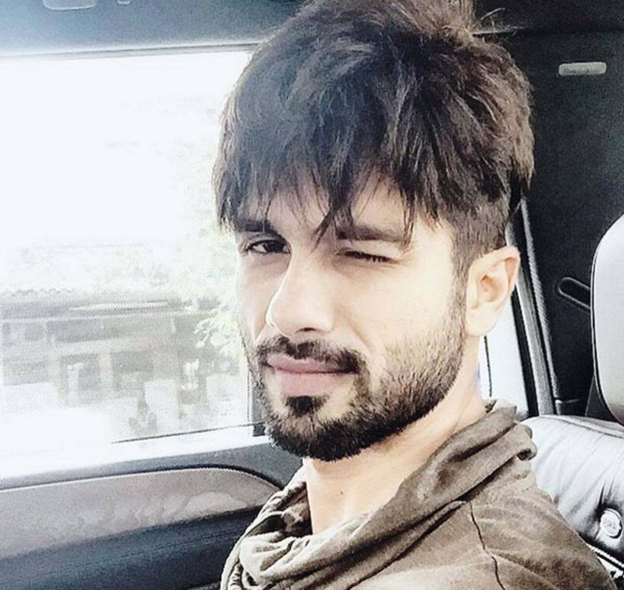 Who does Shahid Kapoor consider as his BIGGEST critic? Find out here! -  Bollywood News & Gossip, Movie Reviews, Trailers & Videos at  