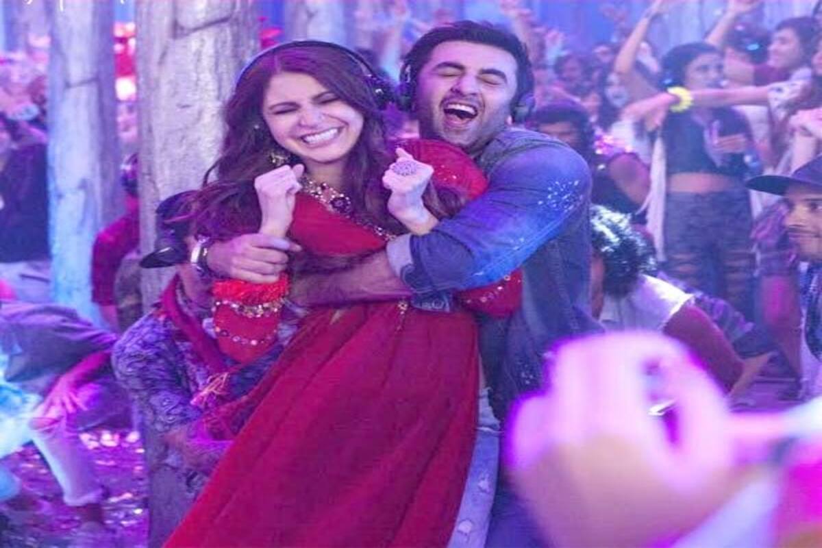 The Breakup Song Lyrics Ranbir Kapoor And Anushka Sharma Are Dancing Away Their Pain In This Track Bollywood News Gossip Movie Reviews Trailers Videos At Bollywoodlife Com Breakfast, see breakfast, you had lunch, kya kr rhe the. the breakup song lyrics ranbir kapoor and anushka sharma are dancing away their pain in this track bollywo