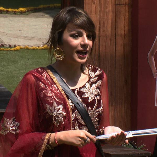 Bigg-Boss-Weekend-Ka-Vaar---Saturday-episode-(10)