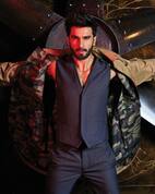 Ranveer Singh shamelessly caught CHEATING on the sets of Befikre - watch video