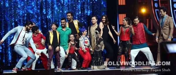 Ranveer Singh with Kids on Super Dancer (Bollywoodlife.com)
