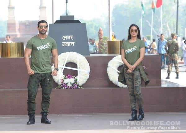 John Abraham and Sonakshi Sinha pay tribute to the soldiers who lost their lives (1)