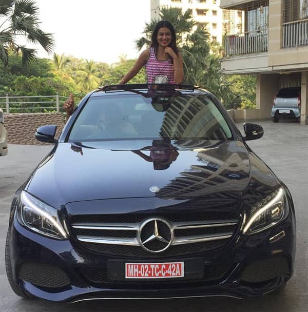 बिग बॉस की एक्स कंटेस्टेंट पायल रोहतगी को गिफ़्ट में मिली मर्सिडीज़ कार! किसने दी?