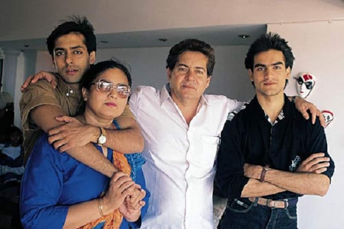 These 5 Pictures Of Salim Khan Prove He Looks Better Than Salman Khan Bollywood News Gossip Movie Reviews Trailers Videos At Bollywoodlife Com He married his second wife, helen khan, in 1981. salim khan prove he looks better