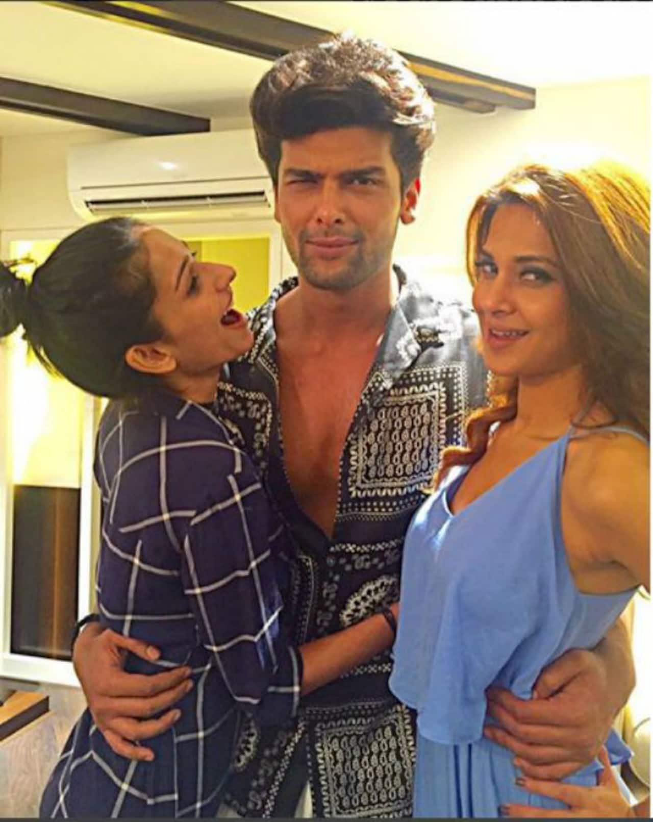 Kushal Tandon and Jennifer Winget party hard as Beyhadh completes six months - view pics