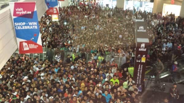 shah rukh promoting raees in dubai 2