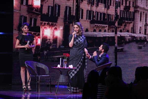 And-Kangana-Ranuat-says-yes-to-contestant-Niyam-Kanungo-for-the-blind-date-on-the-sets-of-&TV's-The-Voice-India-Season-2-while-promoting-her-movie-Rangoon