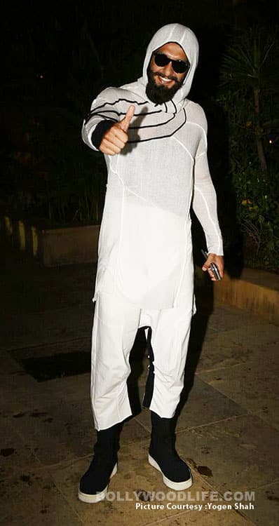 https://st1.bollywoodlife.com/wp-content/uploads/2017/02/Ranveer-Singh-2-1.jpg