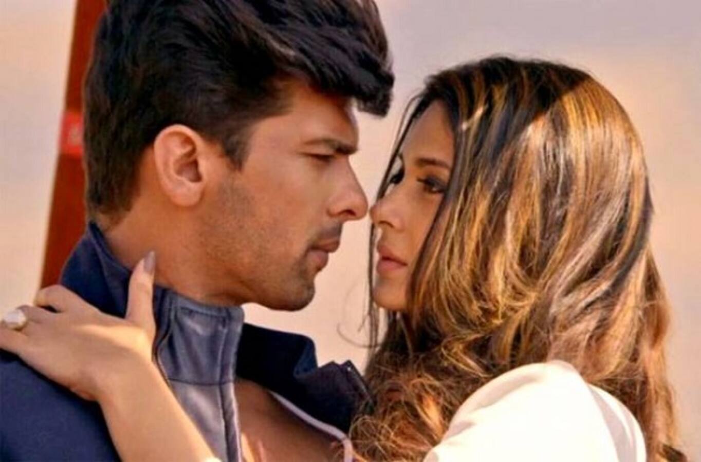 Beyhadh 27 February 2017, Written Update Of Full Episode: Jhanvi gets stunned to see Maya and Arjun getting intimate