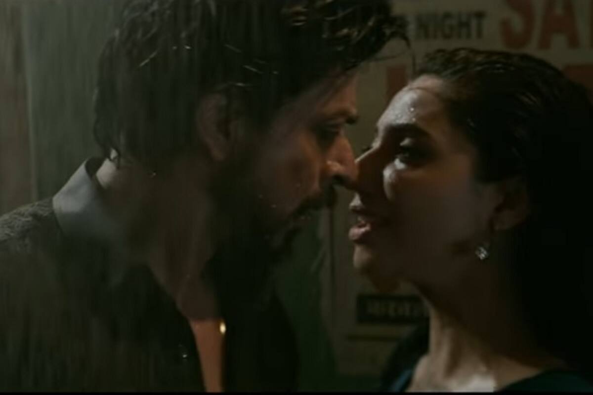 Raees Song Halka Halka Shah Rukh Khan And Mahira Khan S Romance Is Intoxicating Watch Video Bollywood News Gossip Movie Reviews Trailers Videos At Bollywoodlife Com raees song halka halka shah rukh khan and mahira khan s romance is intoxicating watch video bollywood ne