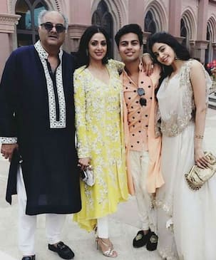 Jhanvi Kapoor's boyfriend is OFFICIALLY a part of her family? View pics