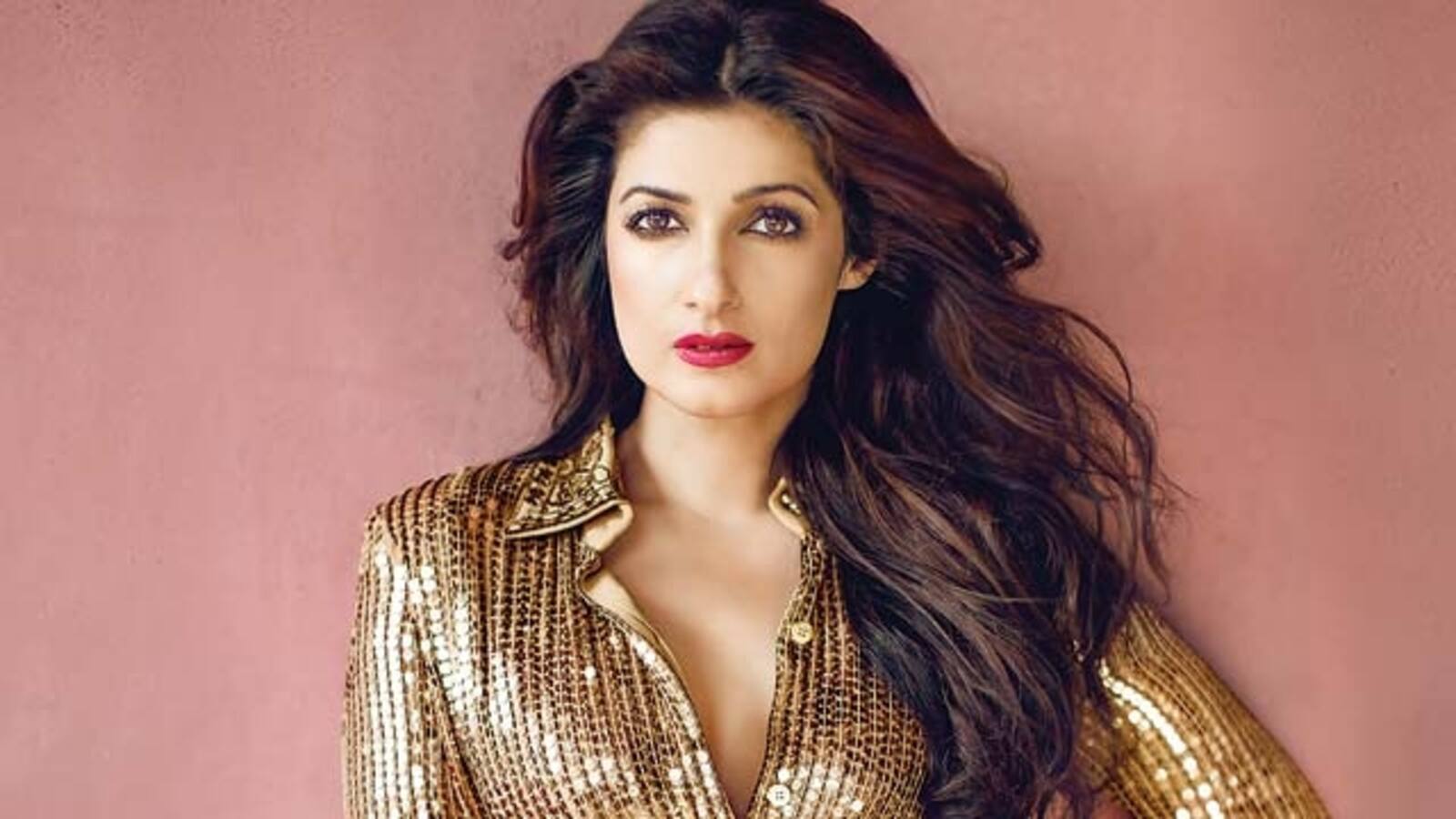 Twinkle Khanna: Aarav's friends call me 'savage' - Bollywood News & Gossip,  Movie Reviews, Trailers & Videos at 