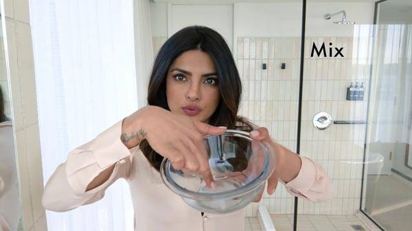 Lip-Scrub-Priyanka-Chopra-5