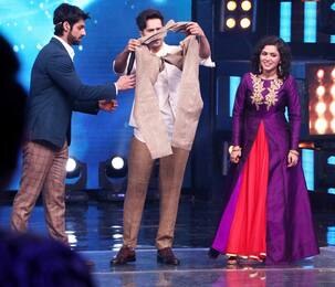 Varun Dhawan's pants got RIPPED on the sets of Indian Idol 9 and this is what happened next
