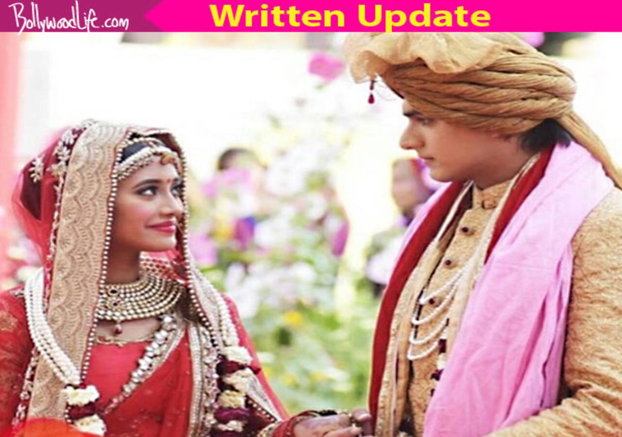 Indian couple mumbai hi-res stock photography and images - Page 3 - Alamy, image size:1280x900