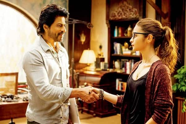 Did Shah Rukh Khan just reveal that Dr Jehengir Khan had fallen in love with Alia Bhatt in Dear Zindagi?