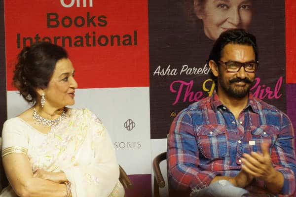 Asha Parekh REACTS to trolls calling for a ban on Shah Rukh Khan's