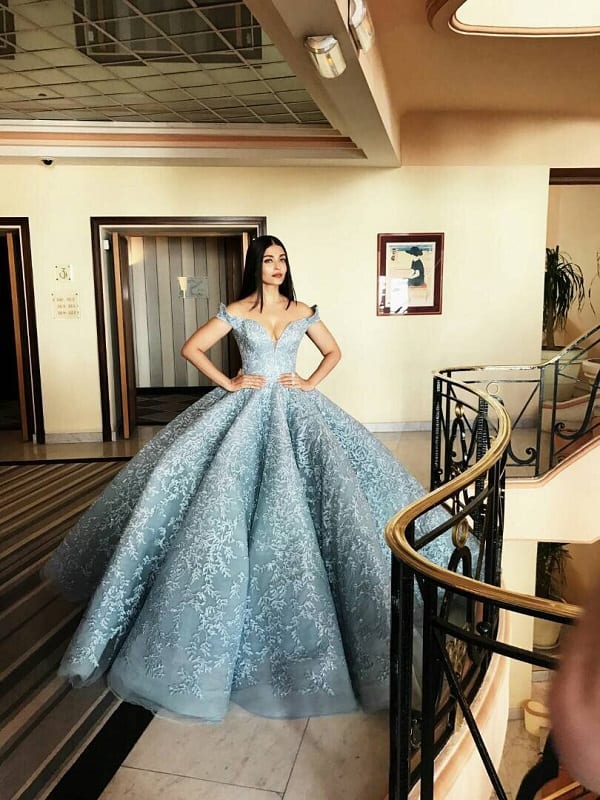 Aishwarya Rai owns the Cannes red carpet in a beautiful blue ballgown -  Culture - Images