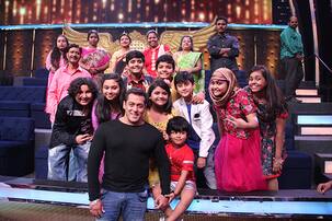 [PHOTOS] Salman Khan and Sohail Khan have a blast with the Sa Re Ga Ma Pa L'il Champs
