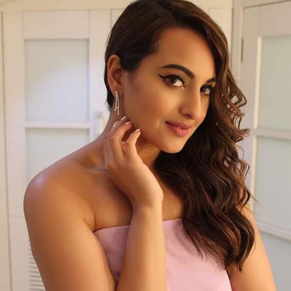 Fashion Pick Of The Day Sonakshi Sinha Is Making Us Fall In Love With Her Crisp And Peppy