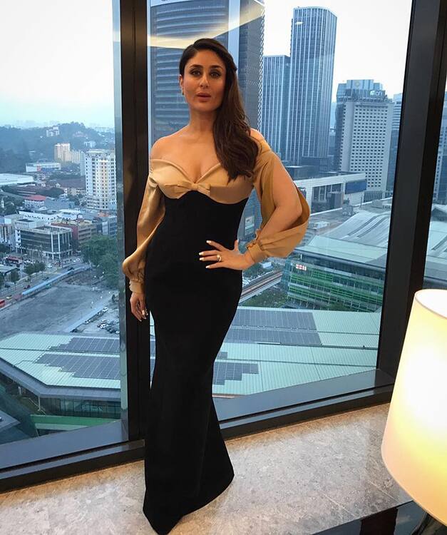 Kareena Kapoor Super Sexy Cleavage Show In Black Dress . . . . . . . . . .  . . .Follow filmymyr #photoshoot #actress #amirkhan #amyjackso... |  Instagram