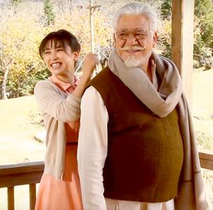 This video of Salman Khan's Tubelight co-star Zhu Zhu sharing a cute moment with the late Om Puri will make you miss the actor even more