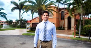 Sidharth Malhotra is Mr Goody Two-Shoes in the first look of A Gentleman