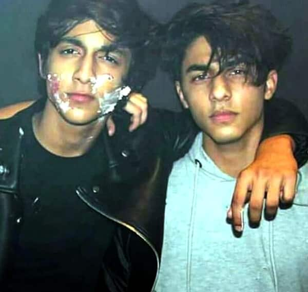 Aryan Khan teaches Ahaan to get a pic right without smiling but who do ...