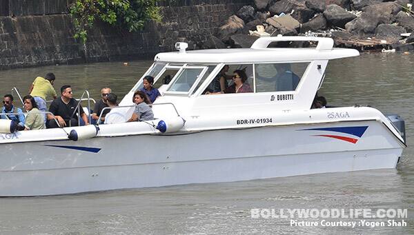 shahrukh-and-gauri-khan-with-etc-coming-from-Alibag-on-8.10.17.pics-yogen-shah12