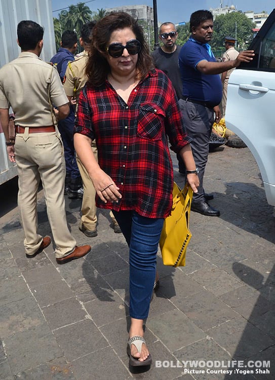 shahrukh-and-gauri-khan-with-etc-coming-from-Alibag-on-8.10.17.pics-yogen-shah52565